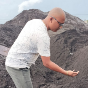 Pengacara Kondang Pengusaha Stockpile “Jagoan Didalam dan Diluar Ruangan”