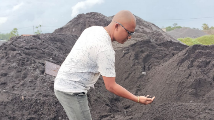H. Toha saat berada di tambang Stockpile miliknya, Rabu (11/01/2023).