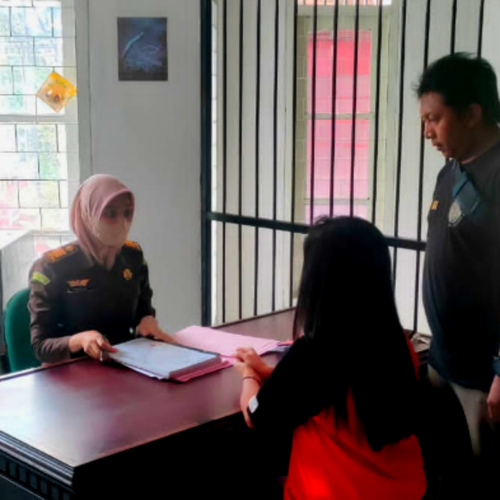 Polres Batu Kembali Serahkan Tersangka Kasus Narkotika Kepada JPU Kejari Batu