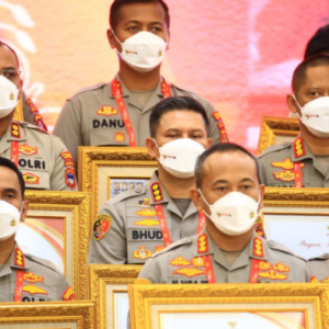 Penghargaan Pelayanan Prima dan Predikat Pembangunan ZI Polri 2022 Kembali Diraih Polres Malang Kota