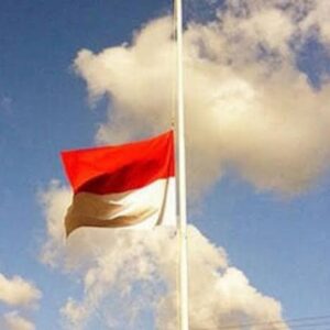 Hormati Jasa Wabup Imran Duru, Bupati Instruksikan Pengibaran Bendera Setengah Tiang di Kabupaten Alor