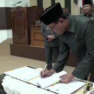 Kesepakatan KUA dan PPAS Tahun 2024 Resmi Disepakati Ketua Dewan dan Bupati
