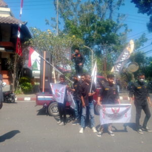 DPC GRIB Jaya Geruduk Kantor Bupati Malang Dan Kadinkes Buntut Penonaktifan PBID