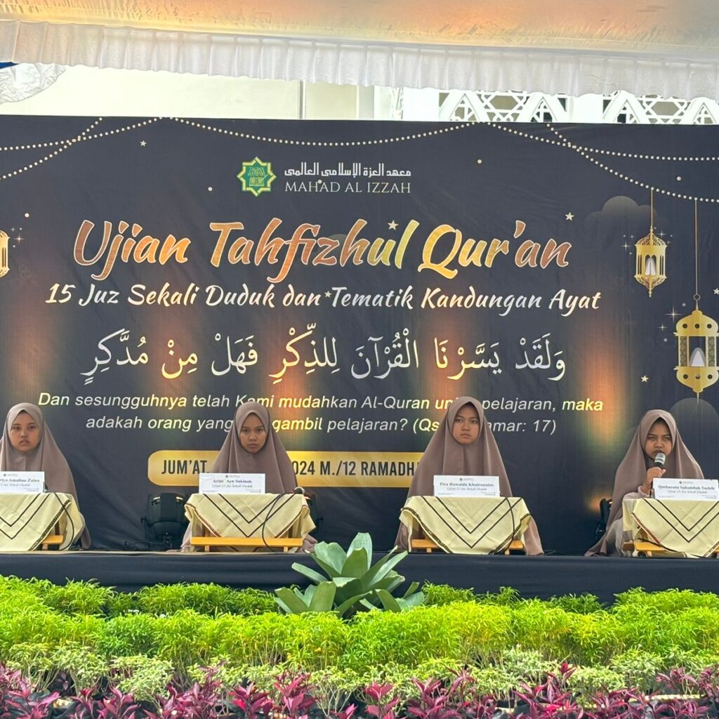 Al-Izzah IIBS Batu Gelar Ujian Tahfidzul Qur’an 15 Juz Sekali duduk dan Tematik Kandungan Ayat