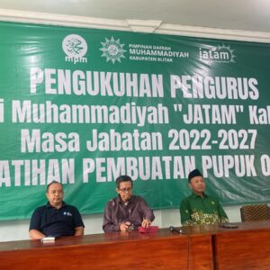 MPM Jatim Latih pembuatan Pupuk Organik dan Lantik Jamaah Tani