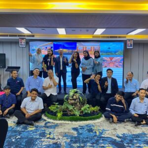 Tingkatkan Pelayanan Aston Inn Jemursari adakan Pelatihan Personal Branding