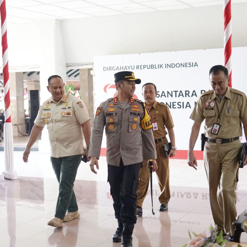 Kapolres Batu Bersama Pejabat Utama Polres Batu Sambangi Pendopo Malang