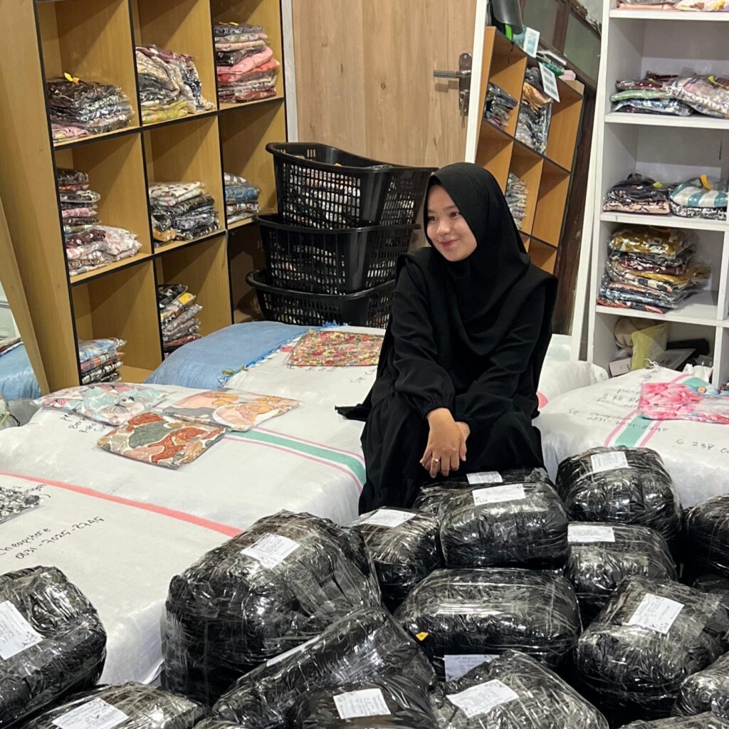 Dengan Modal 500 Ribu, Usaha Konveksi Rumahan Kini Raup Ratusan Juta