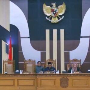 Rapat Paripurna DPRD, Nurkholis PJ Bupati Pasuruan Sampaikan Nota Pengantar Raperda APBD 2025