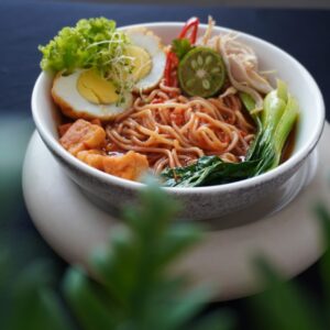 Gurih & Nikmatnya Mie Bangladesh di Smart Hotel Pertama di Jawa Timur,Aston Inn Jemursari 