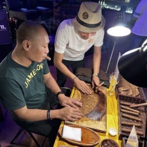 Artotel TS Suites Surabaya hadirkan Sensasi Yang Berbeda Wine & Cerutu Ekslusif di Obe Deck Gastroub 