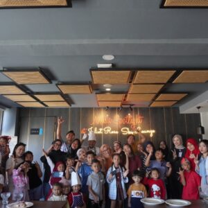 Rasakan Serunya Mom & Kid Fun Cooking di Aston Inn Jemursari di hari kemerdekaan RI ke 80