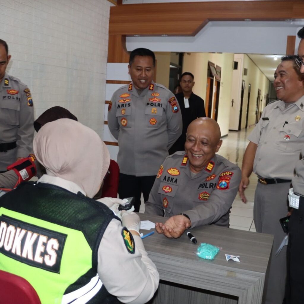 Jaga Stamina dan Kinerja, Kapolres Batu Bersama PJU Laksanakan Pemeriksaan Kesehatan Berkala