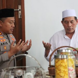 Perkuat Sinergitas, Kapolres Batu Silaturahmi ke Kediaman Ketua MUI Kota Batu